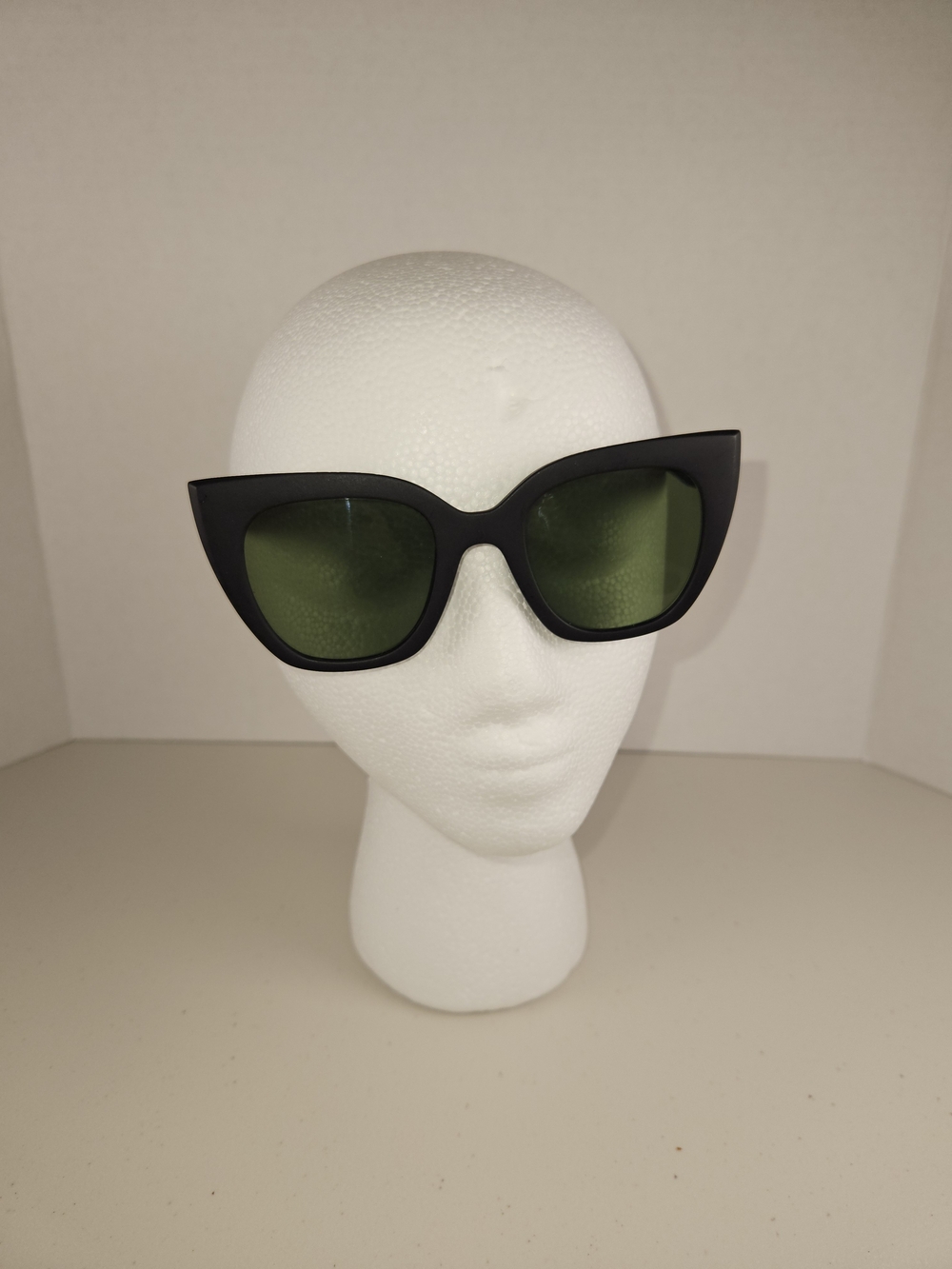 TOMS Traveler Collection Sydney 5023 148 GIVE SIGHT Cat Eye Black Sunglasses